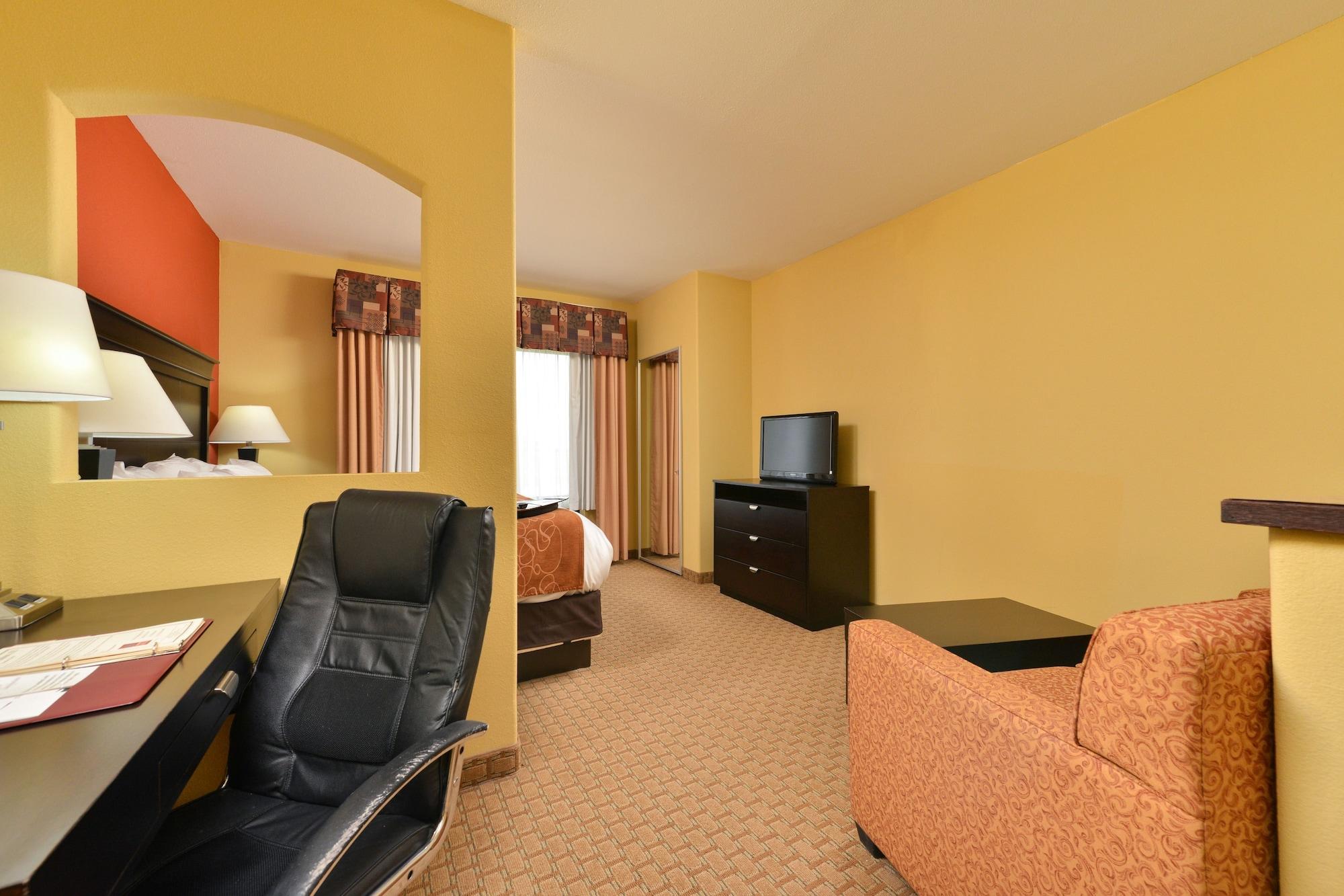Comfort Suites Salina South Exterior photo