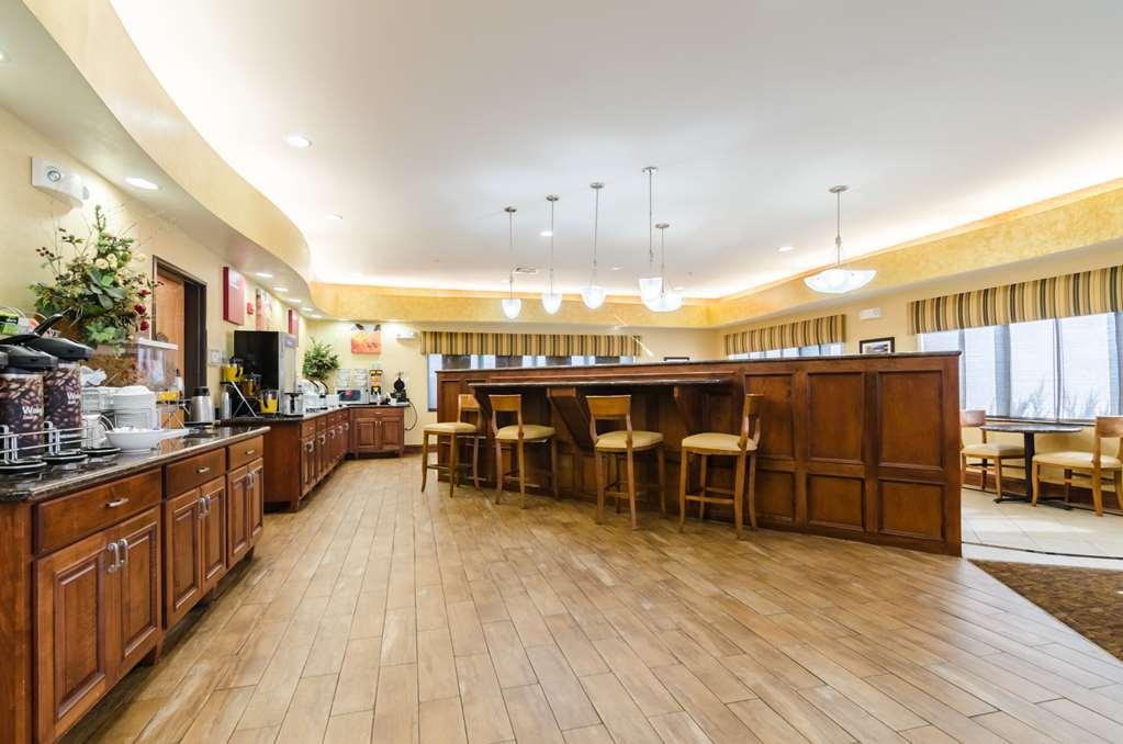 Comfort Suites Salina South Restaurant photo