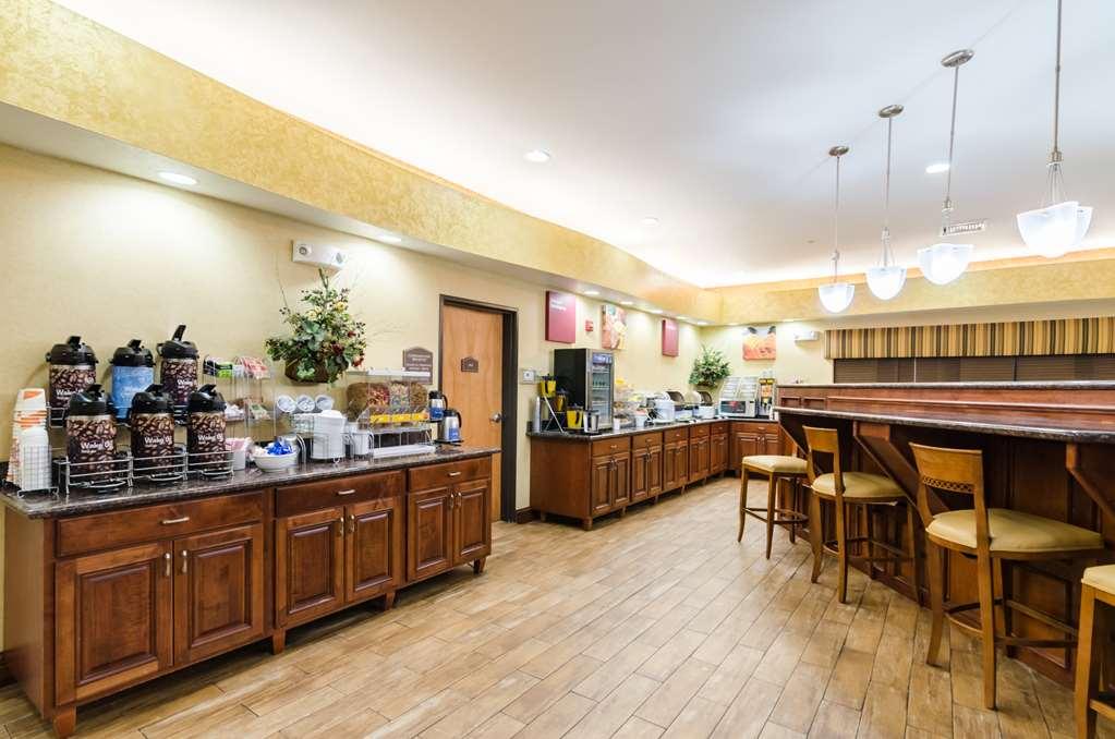 Comfort Suites Salina South Restaurant photo