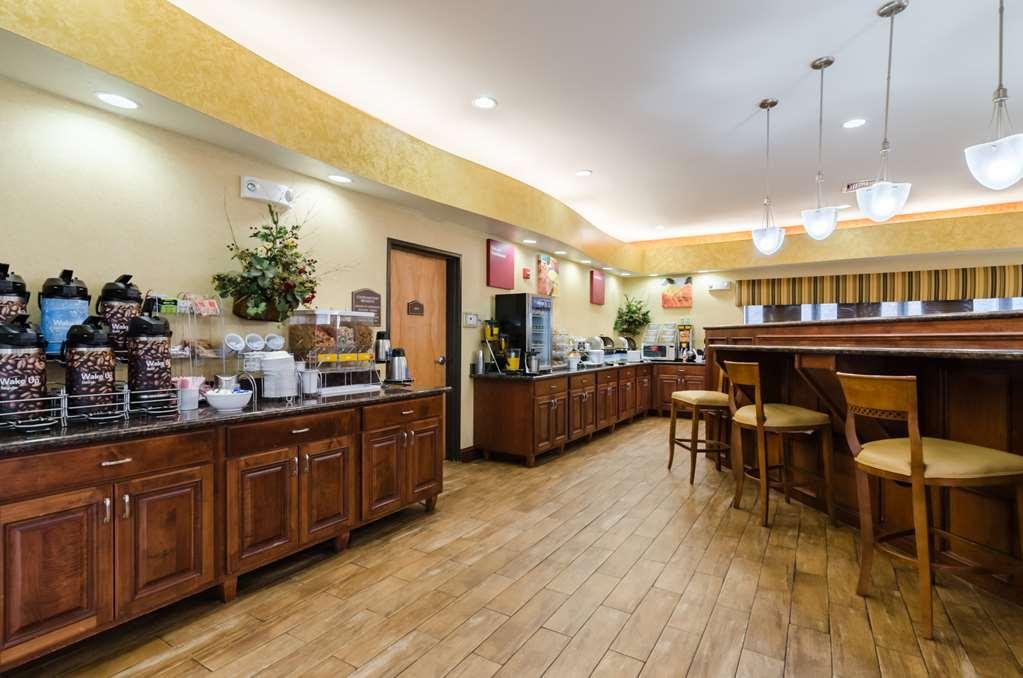 Comfort Suites Salina South Restaurant photo
