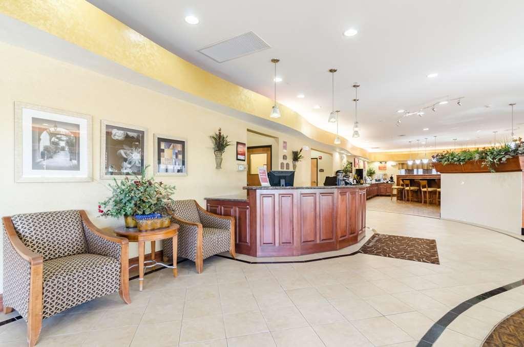 Comfort Suites Salina South Interior photo